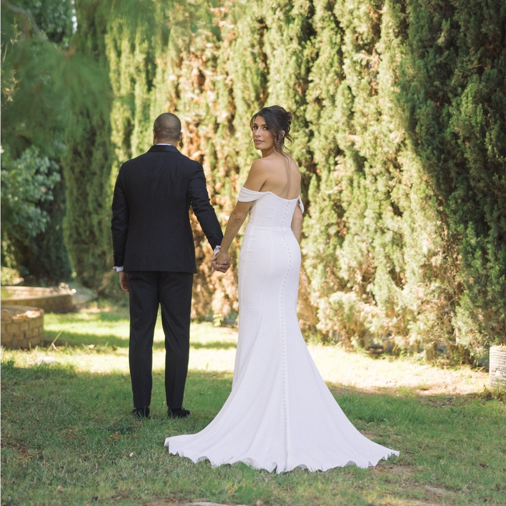 Removable strap wedding dress